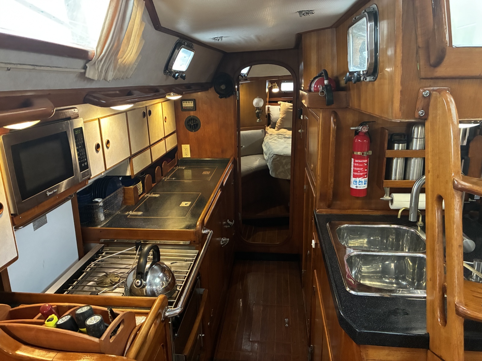 1996 Hylas 46 - Galley