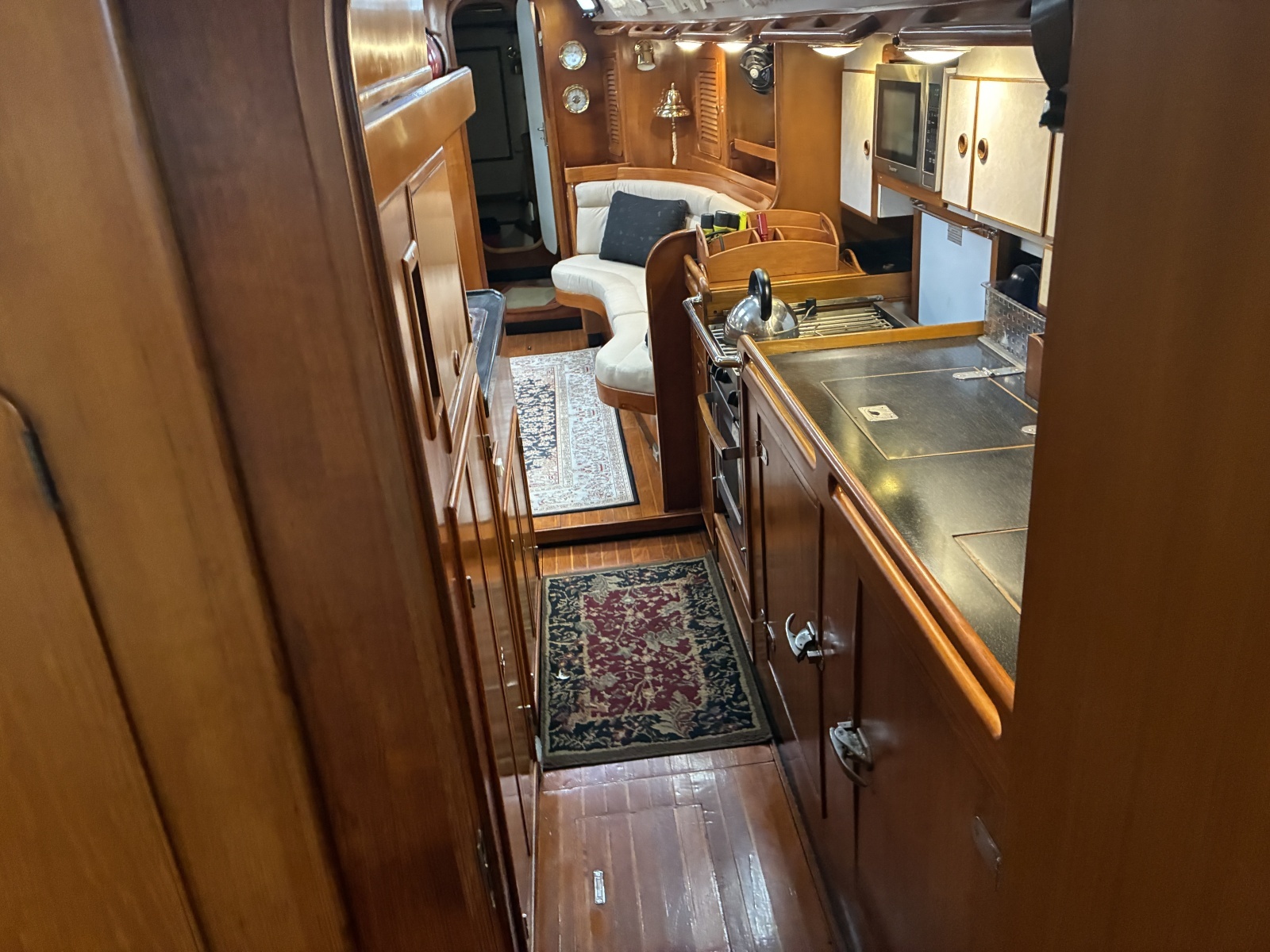 1996 Hylas 46 - Galley