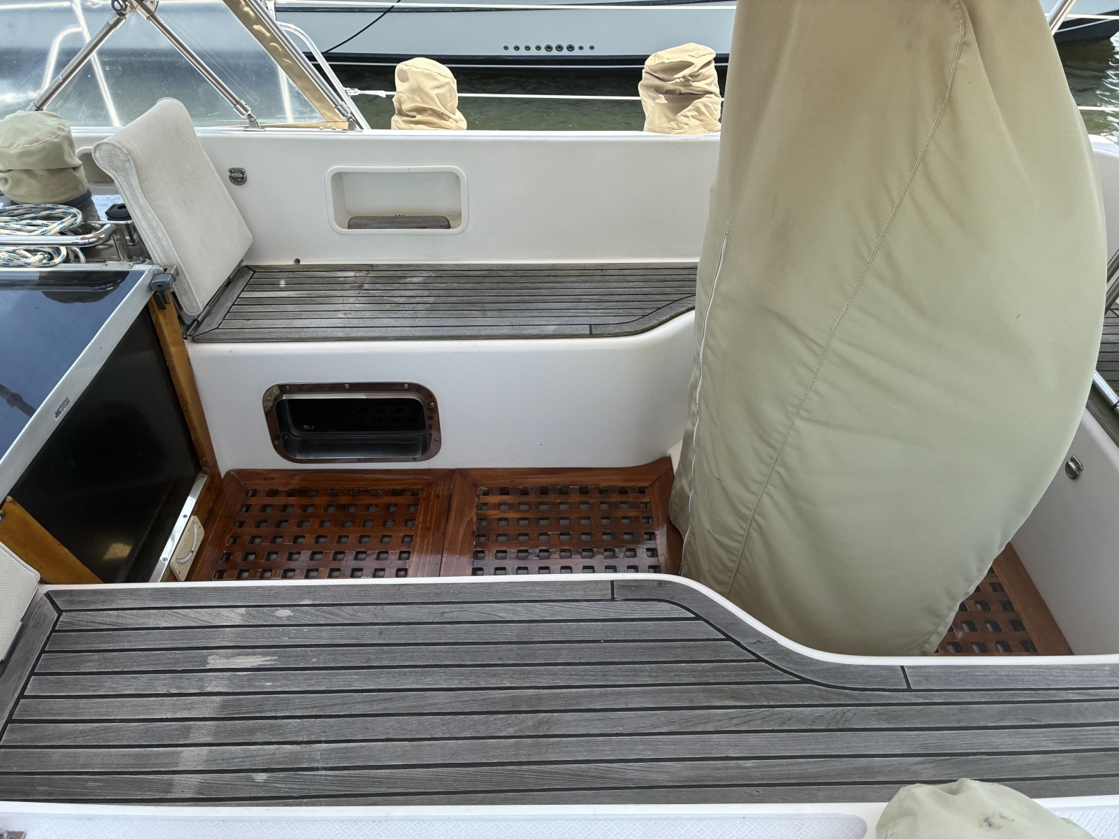 1996 Hylas 46 - 