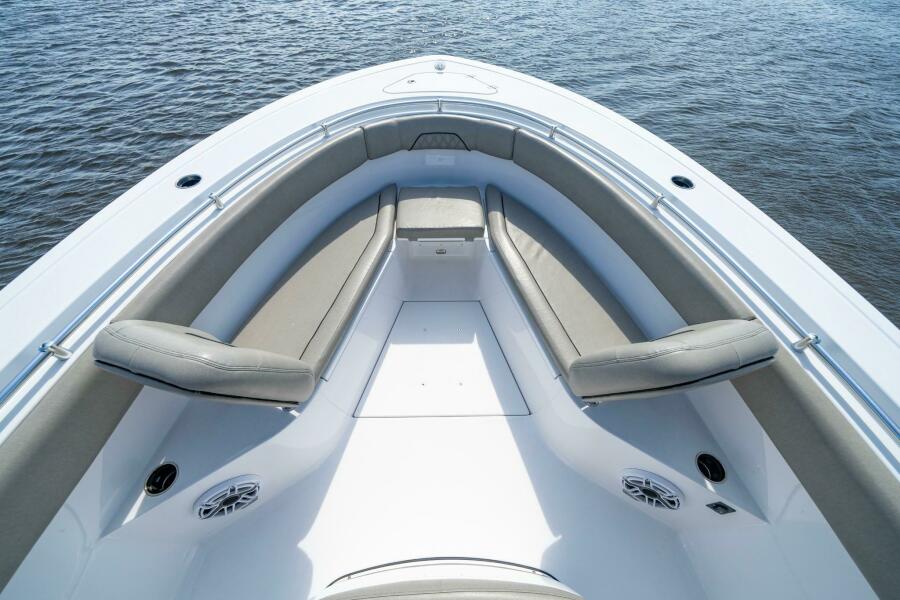 28' 2023 Sportsman 282 CC