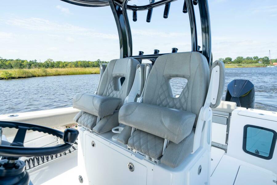 28' 2023 Sportsman 282 CC