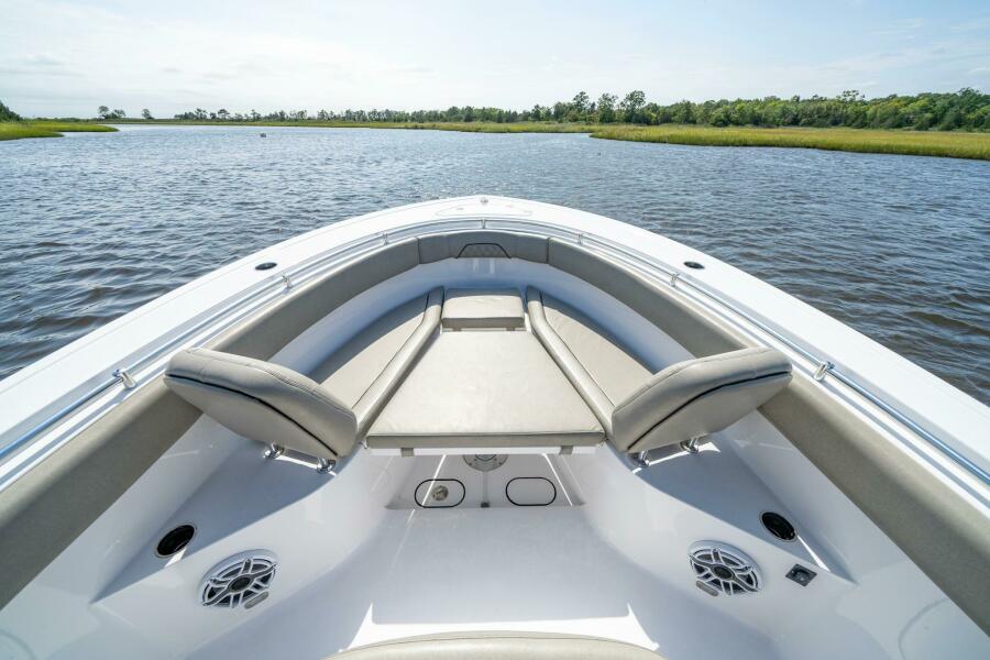 28' 2023 Sportsman 282 CC