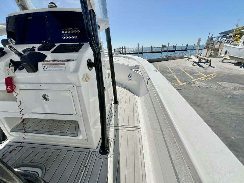 24ft Sportsman Yacht For Sale