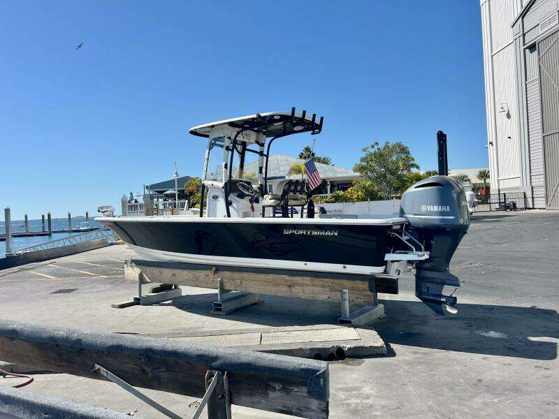 24ft Sportsman Yacht For Sale