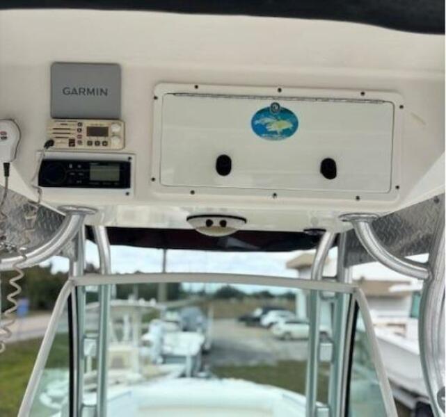 30' 2013 Center Console Scarab