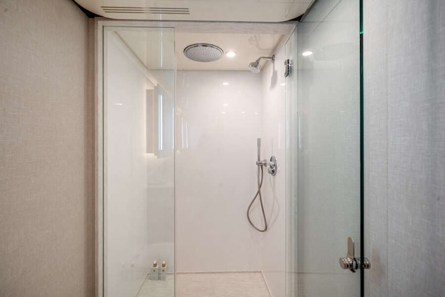 98ft Ocean Alexander Yacht For Sale