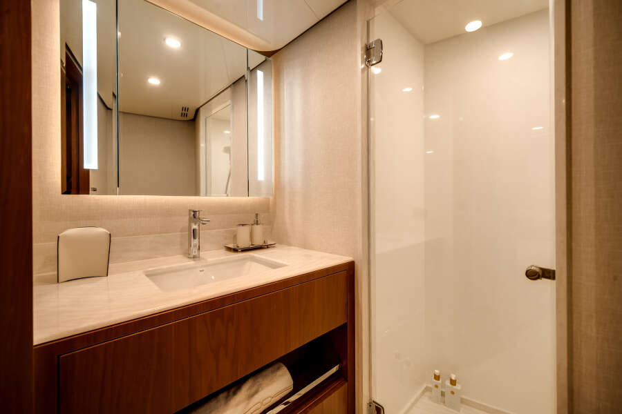 98ft Ocean Alexander Yacht For Sale