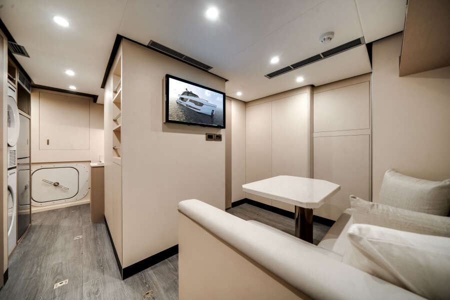 98ft Ocean Alexander Yacht For Sale