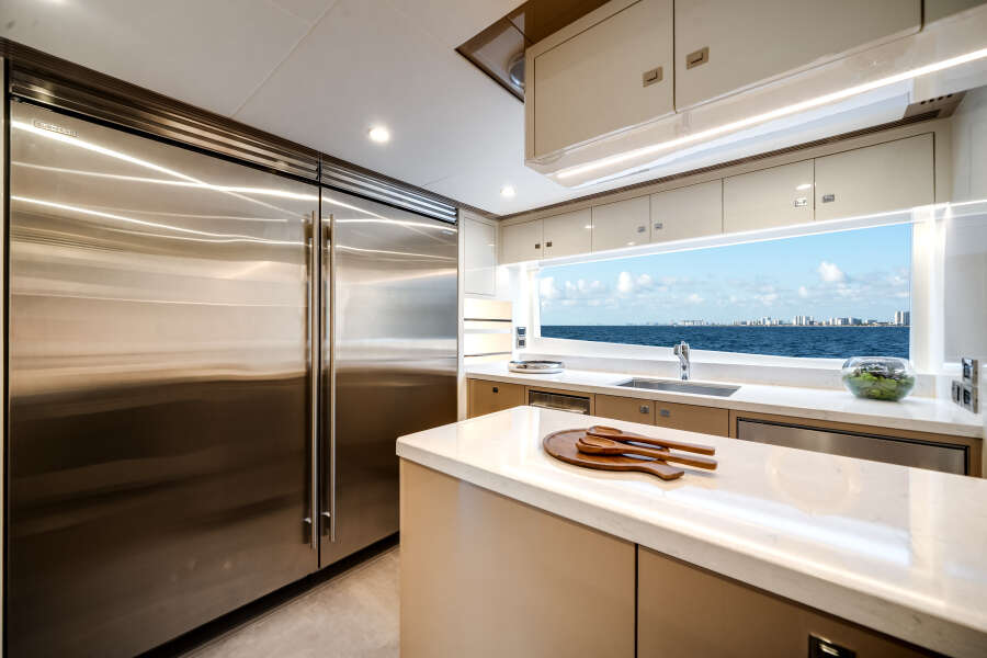 98ft Ocean Alexander Yacht For Sale