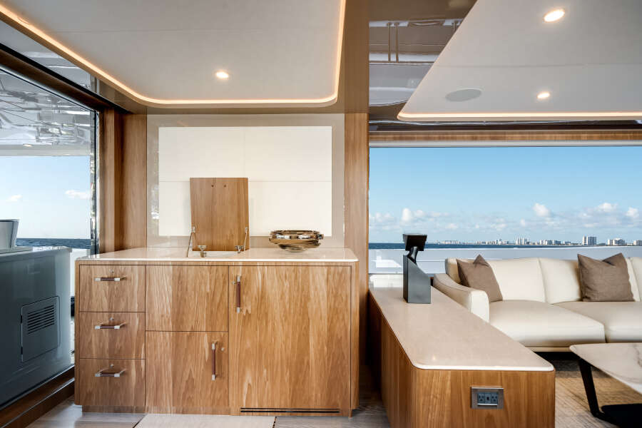 98ft Ocean Alexander Yacht For Sale