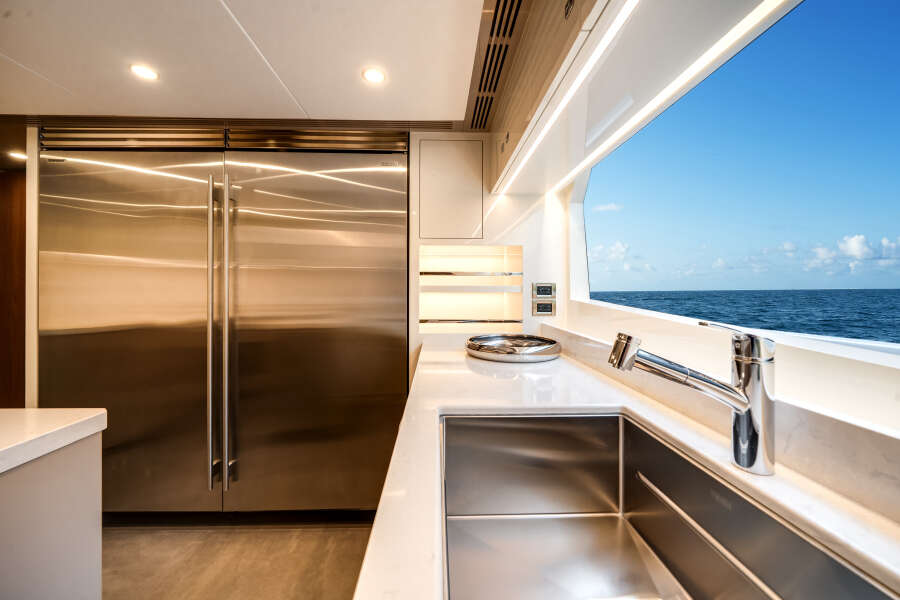 98ft Ocean Alexander Yacht For Sale