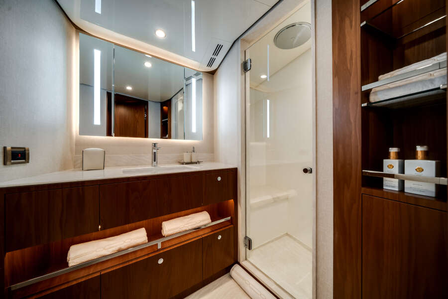 98ft Ocean Alexander Yacht For Sale