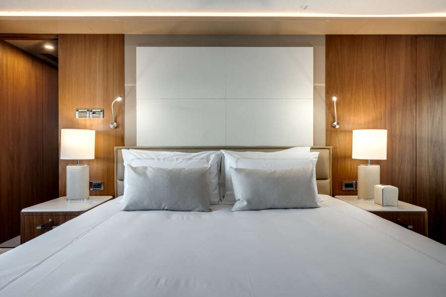 98ft Ocean Alexander Yacht For Sale