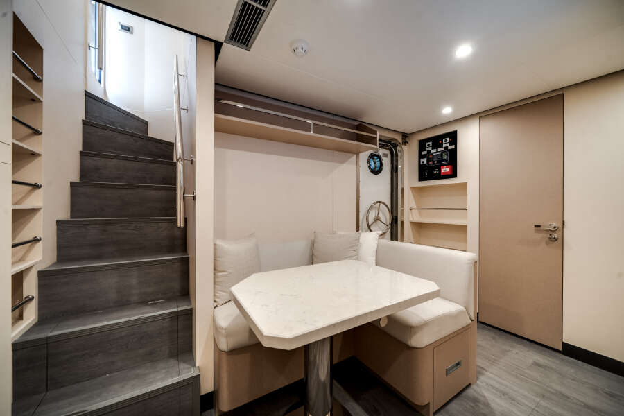 98ft Ocean Alexander Yacht For Sale