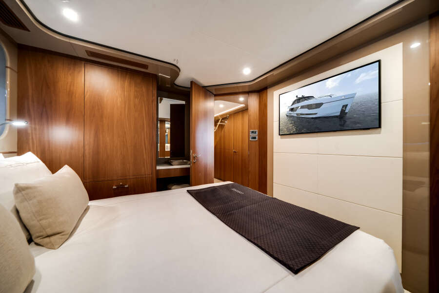 98ft Ocean Alexander Yacht For Sale