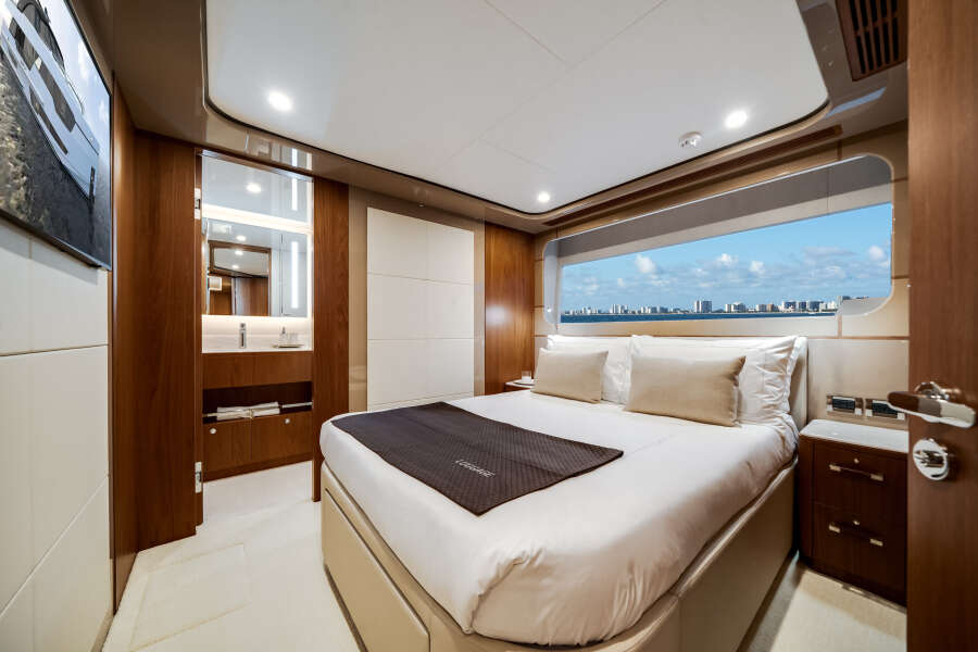 98ft Ocean Alexander Yacht For Sale