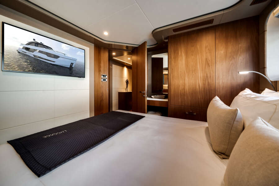 98ft Ocean Alexander Yacht For Sale