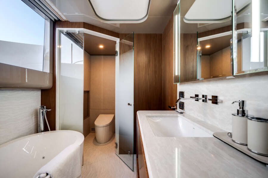 98ft Ocean Alexander Yacht For Sale