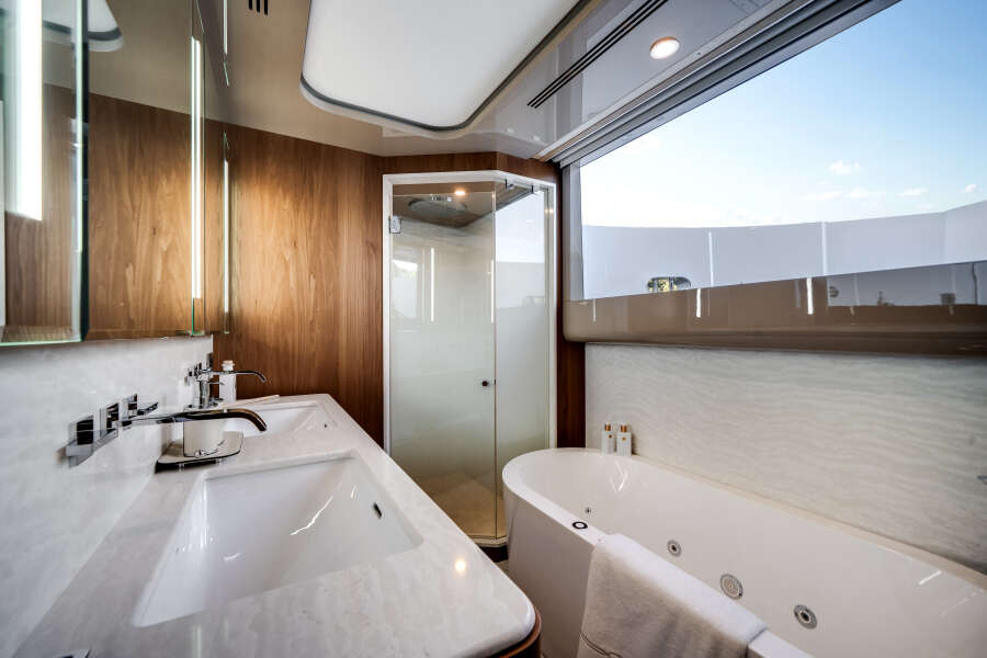 98ft Ocean Alexander Yacht For Sale