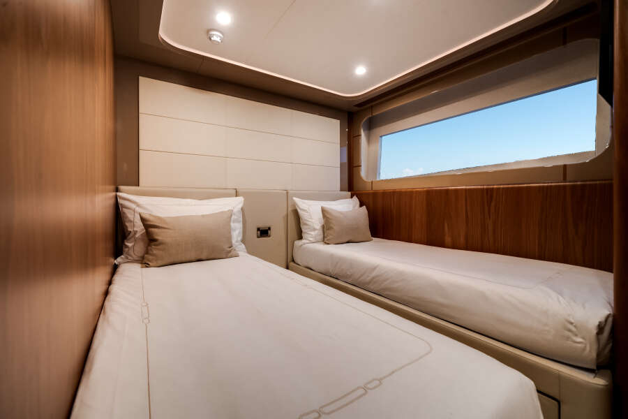 98ft Ocean Alexander Yacht For Sale