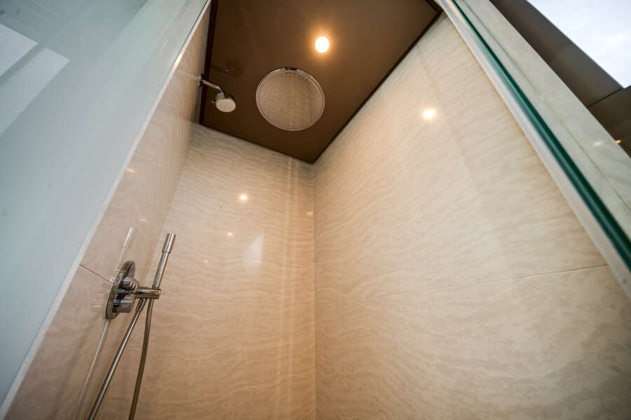 98ft Ocean Alexander Yacht For Sale