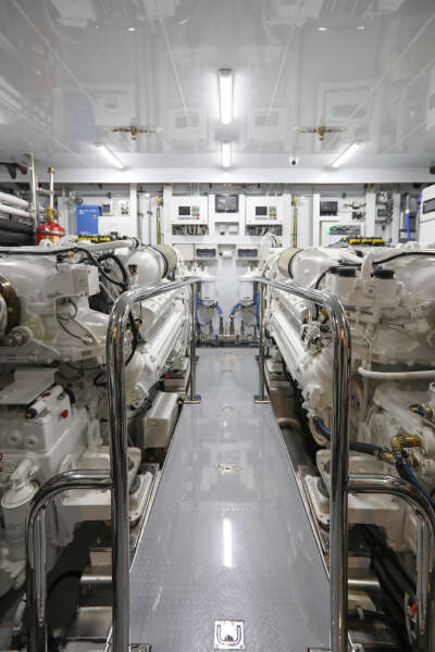 88ft Ocean Alexander Yacht For Sale