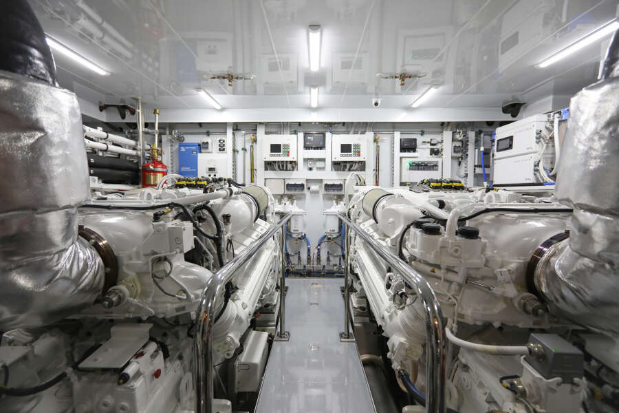 88ft Ocean Alexander Yacht For Sale