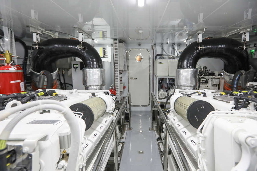 88ft Ocean Alexander Yacht For Sale