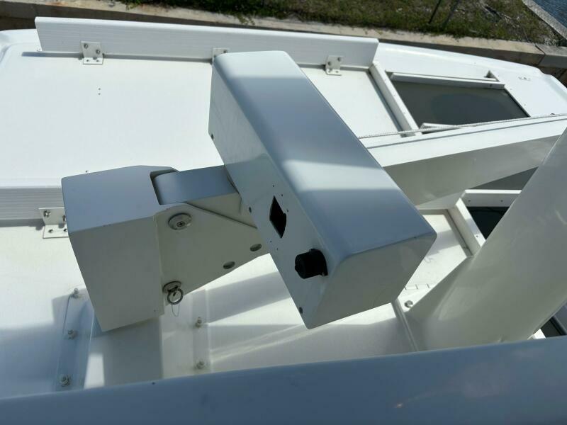 36' 2004 Sabreline 36 Sedan