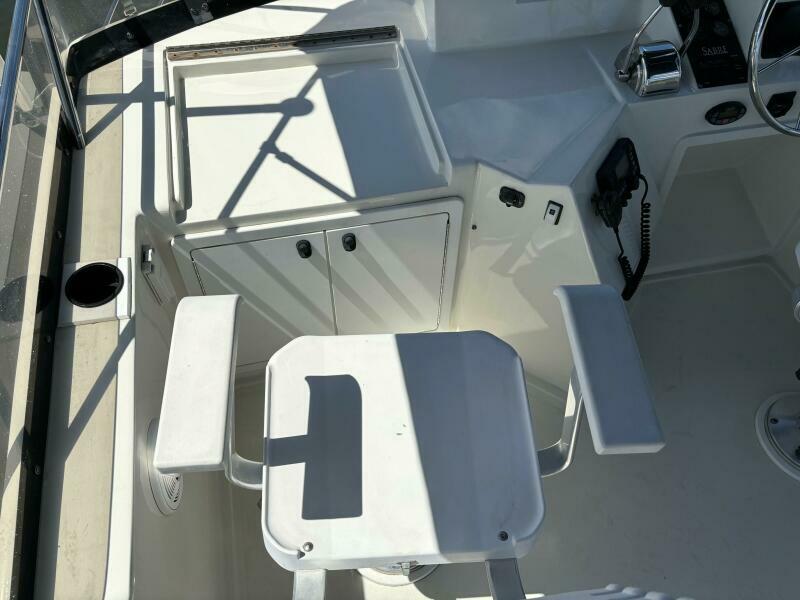 36' 2004 Sabreline 36 Sedan