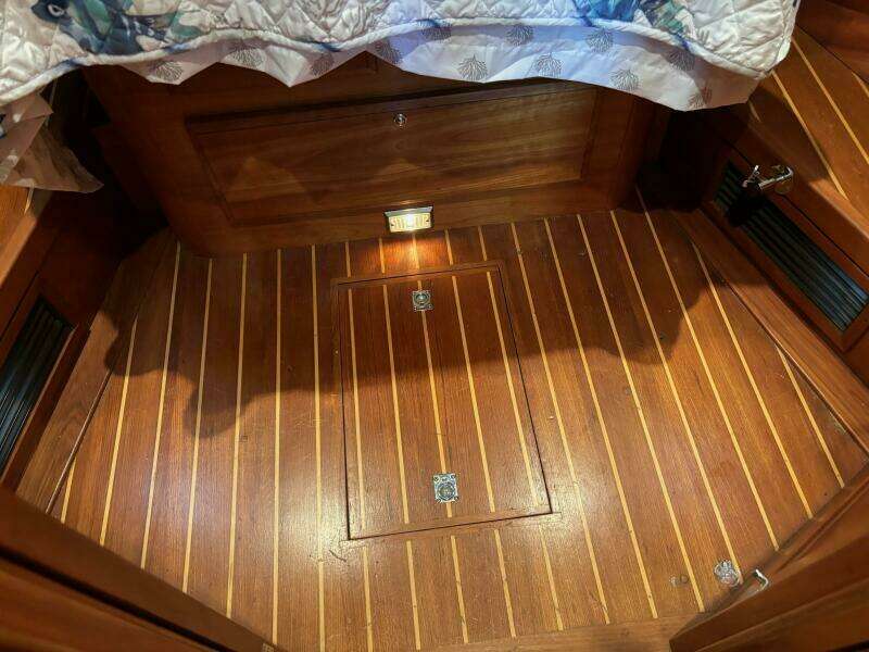 BLUE MOON 36ft Sabreline Yacht For Sale