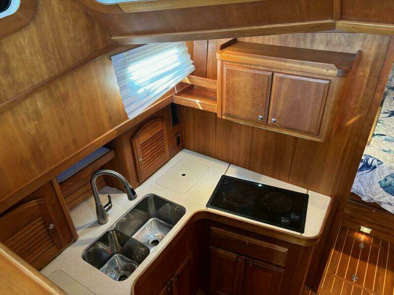 BLUE MOON 36ft Sabreline Yacht For Sale