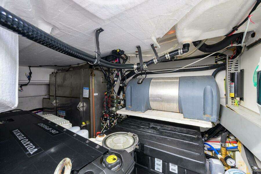 CHLOE 45ft Azimut Yacht For Sale