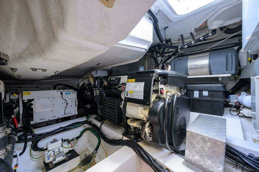 CHLOE 45ft Azimut Yacht For Sale