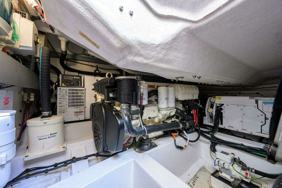 CHLOE 45ft Azimut Yacht For Sale