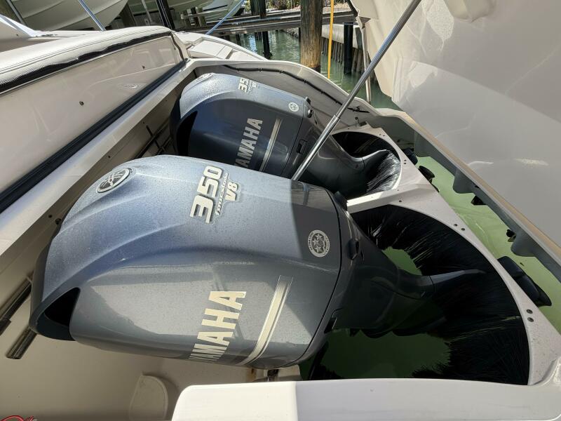 41' 2014 Pursuit SC 365i