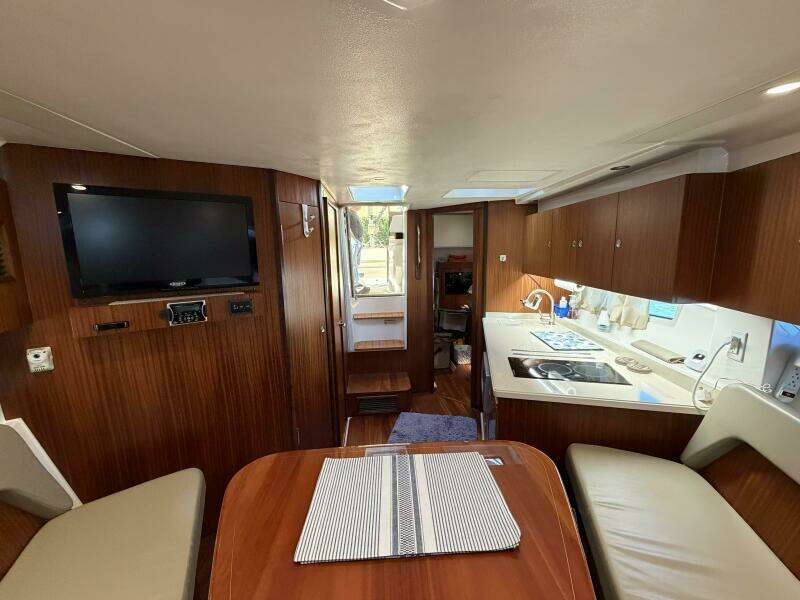 2014 Pursuit F350 - Stateroom
