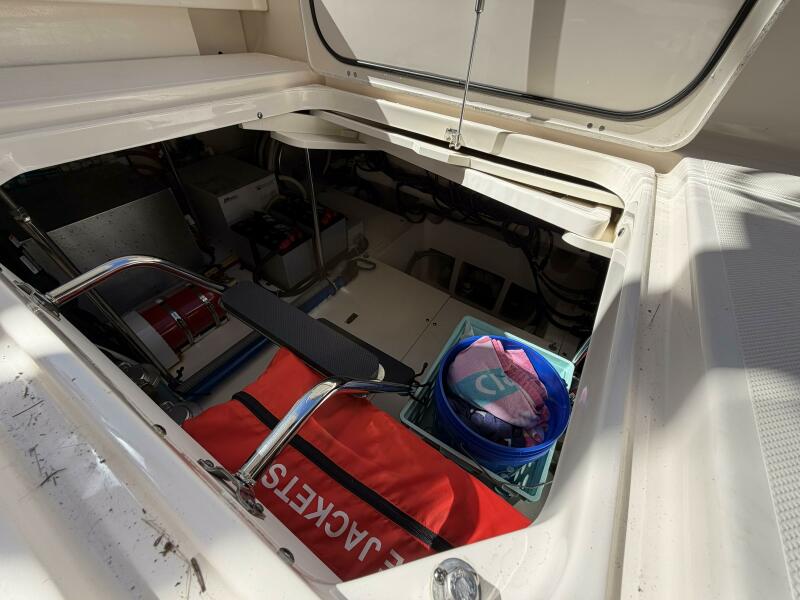 41' 2014 Pursuit SC 365i