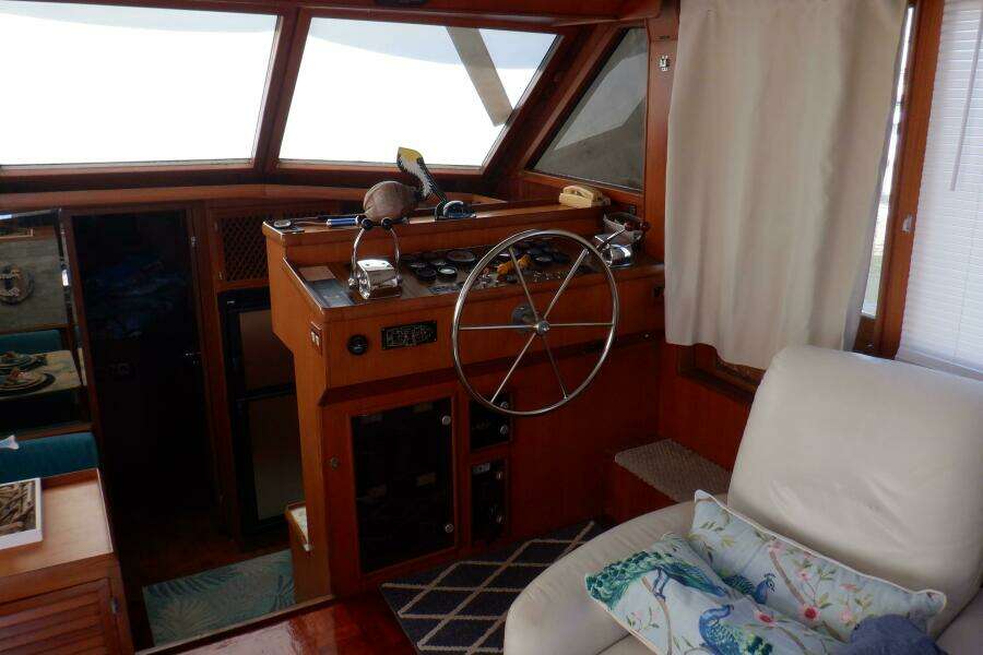 Zeus 47ft Marine Trader Yacht For Sale