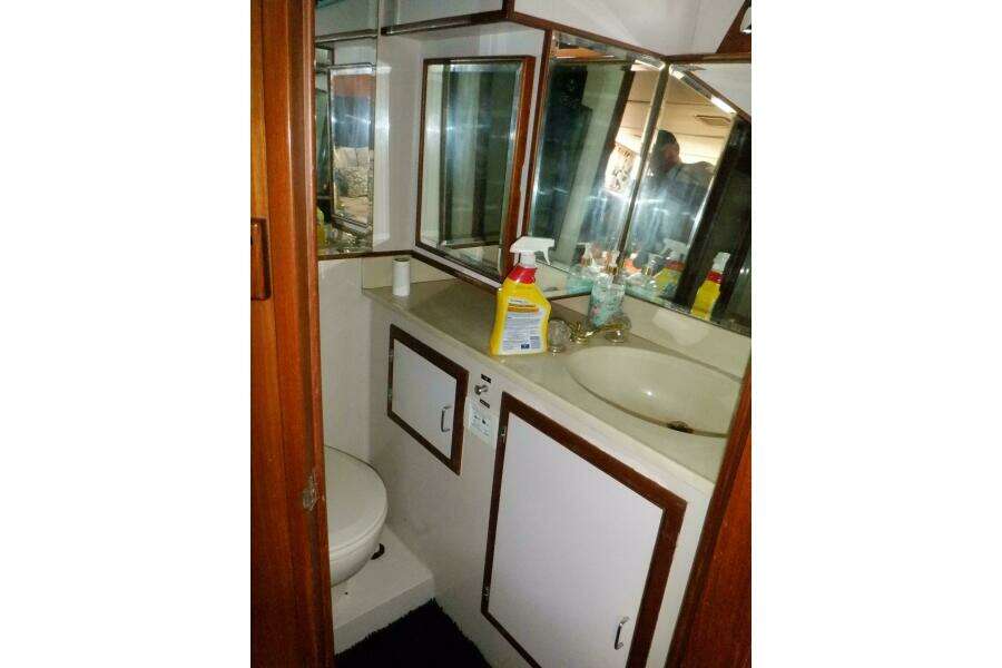 Zeus 47ft Marine Trader Yacht For Sale