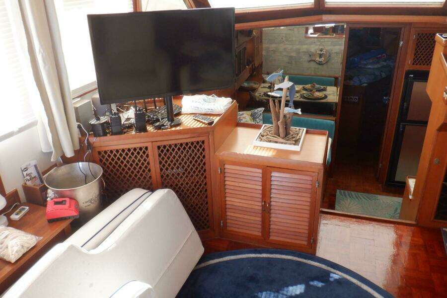 Zeus 47ft Marine Trader Yacht For Sale