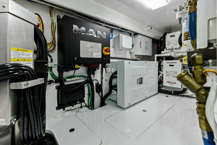 54' 2023 Viking 54 Convertible