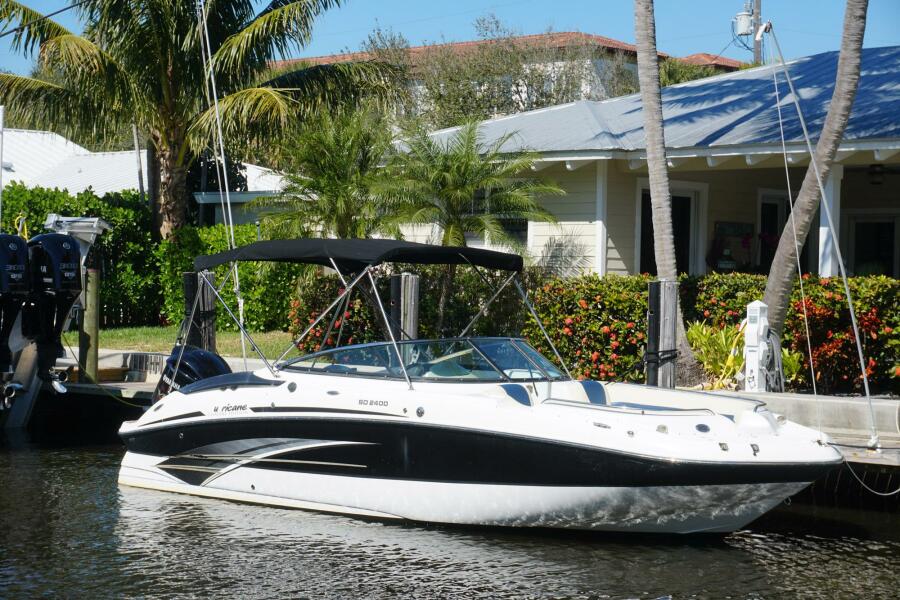 24' 2018 Hurricane SunDeck 2400 OB