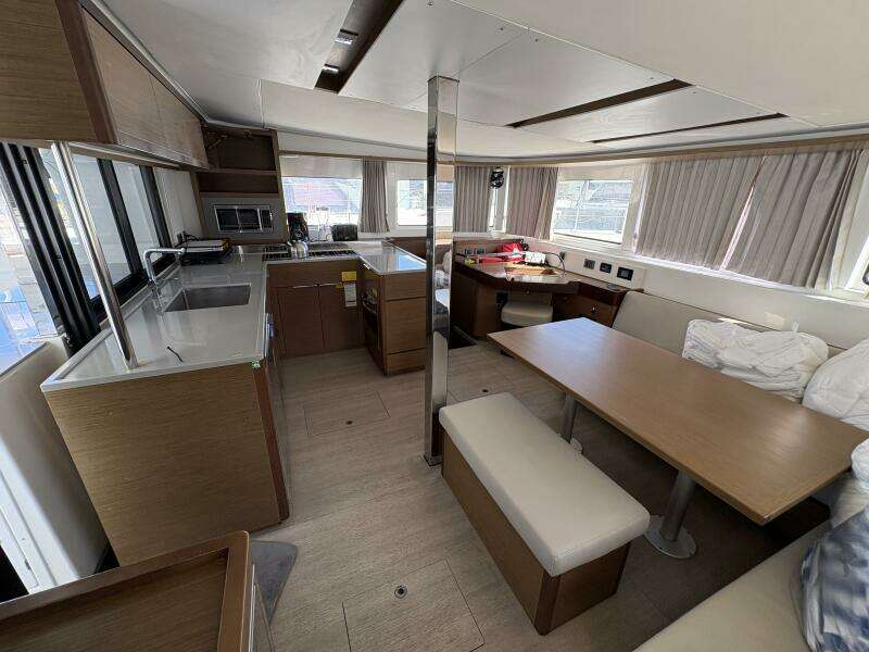 Shamwari 46ft Lagoon Yacht For Sale