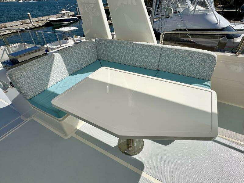 Outer Reef 62 SOUTH  PAWS - Flybridge