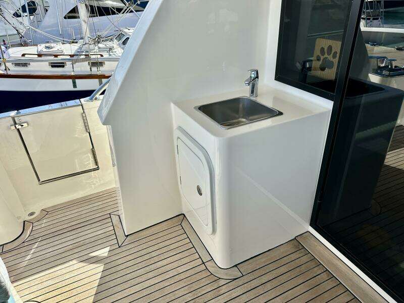 Outer Reef 62 SOUTH  PAWS  - Main Deck Aft