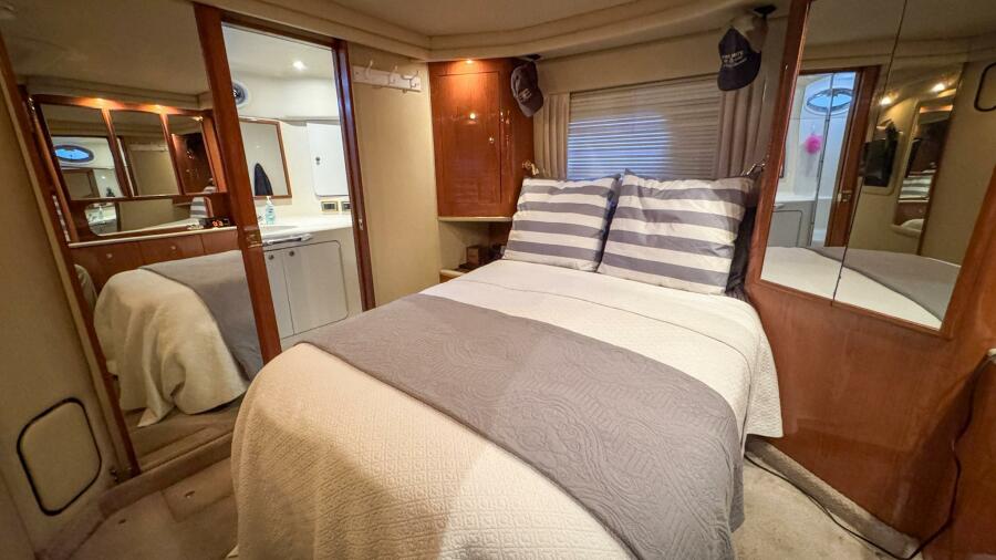 42' 2000 Sea Ray 420 Aft Cabin