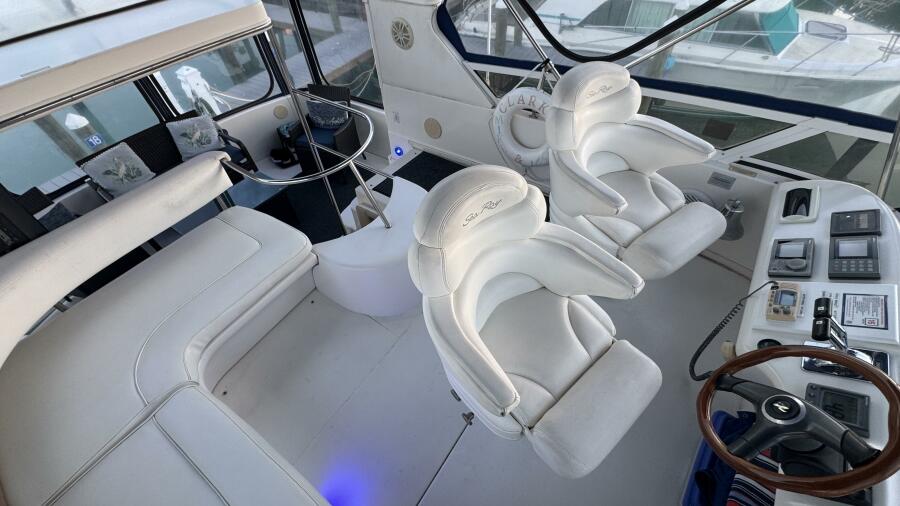 42' 2000 Sea Ray 420 Aft Cabin