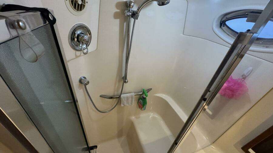 Aft Ensuite Shower