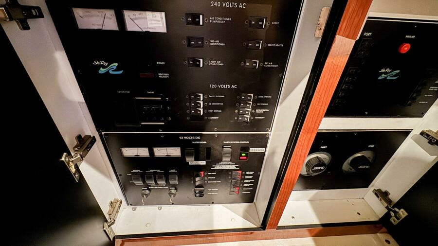 42' 2000 Sea Ray 420 Aft Cabin